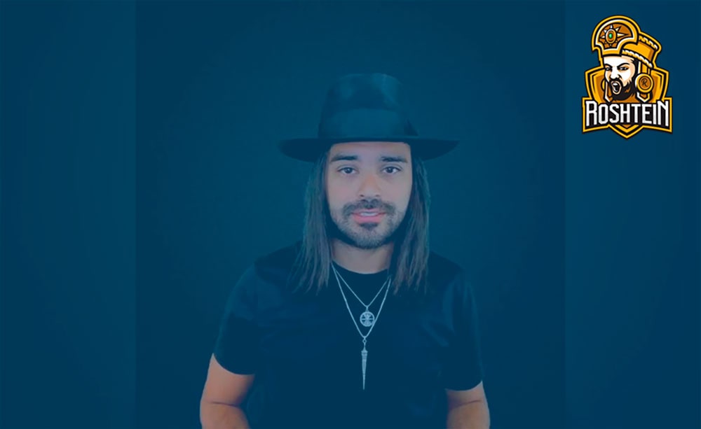 Roshtein streams a casino.